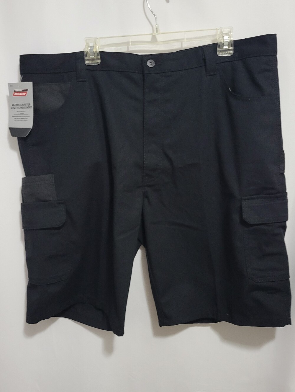 Dickies Black Men's Utility Cargo Shorts with Multi-Pockets. Size 42. NEW